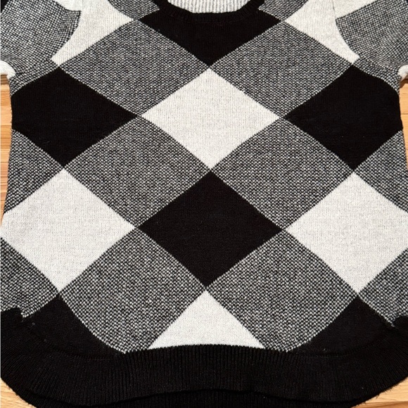 Sweater - Picture 2 of 7